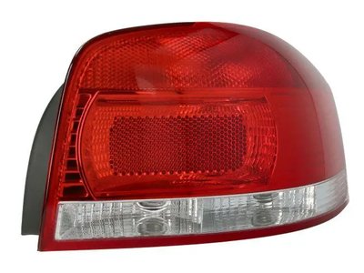 Правий Ліхтар Audi A3 2003-2008 3 двері 8P0945096