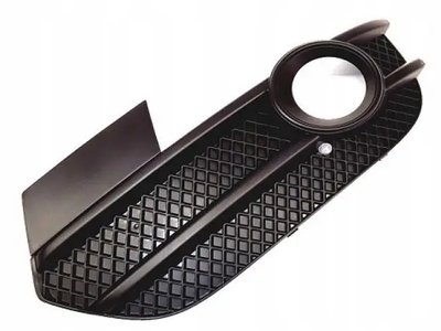 Решітка бампера ліва Audi Q3 2011-2015 8U0807681ASP9