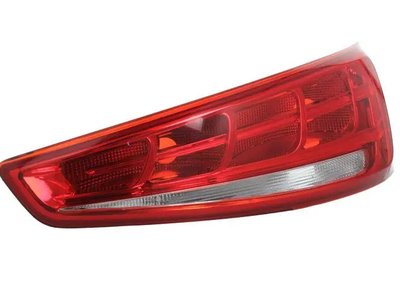 Правий Ліхтар Audi Q3 Європа 2011-2015 8U0945094