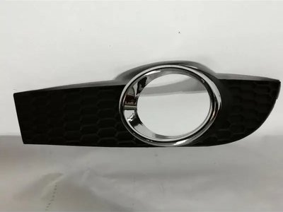 Решетка птф правая Chevrolet Aveo T255 2008-2011 96808146