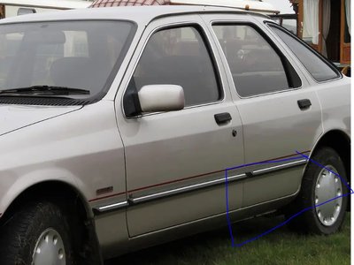 Ремчасть задніх дверей Ford Sierra -87 седан нижня ліва 4 двері