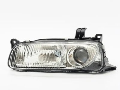 Ліва Фара Mazda 323 S Ba 1995-1998 BC5B51040A