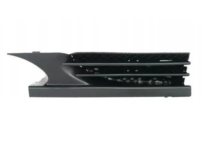 Решетка бампера Mercedes W202 1997-2001 правая 2028800605