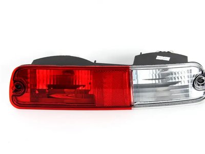 Левый Фонарь в бампер Mitsubishi Pajero 2003-2007 MN133775