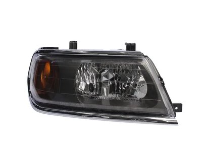 Правая фара  Mitsubishi Pajero Sport 2000-2008 Черная Рамка 8301A316XA