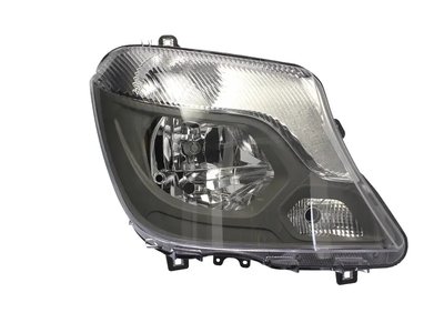 Правая фара  Mercedes Sprinter W906 2013-2018 Галоген A9068202461