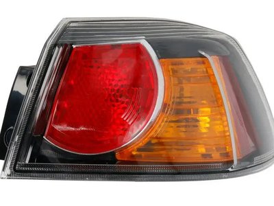 Правый фонарь Mitsubishi Lancer  2007-    8330A624
