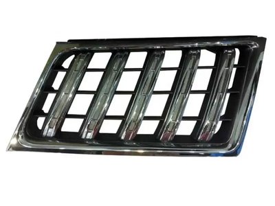 Решетка радиатора левая Mitsubishi L200 2011-2015 7450A569