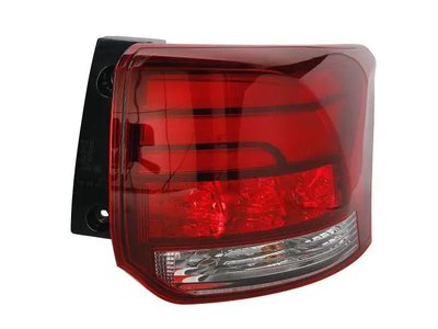 Правий Ліхтар Mitsubishi Outlander 2015-2018 Крім Xl 8330A998