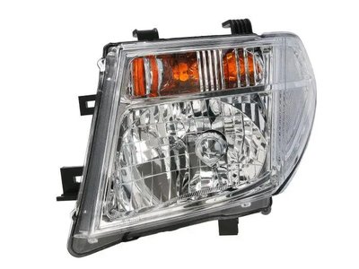 Фара Ліва Nissan Pathfinder Navara 2005-2010 26060Eb30C