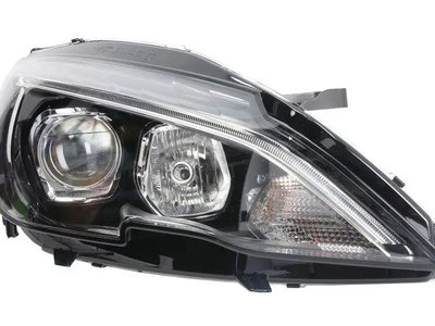 Правая фара  Peugeot 308 2017-2021 с дхо 1628555380
