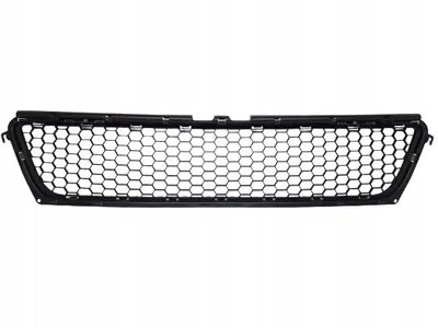 Решітка бампера Renault Sandero 2008-2013 8200735103