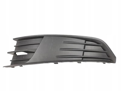 Решітка Бампера Ліва Skoda Fabia 2014-2018 6V0807367