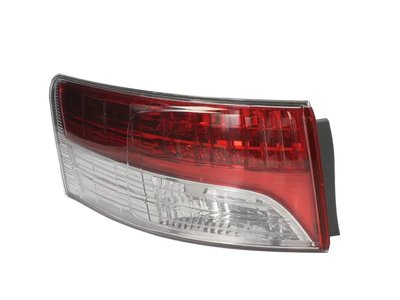 Левый Задний Фонарь Toyota Avensis T27 Седан  2009-2011  8156105270