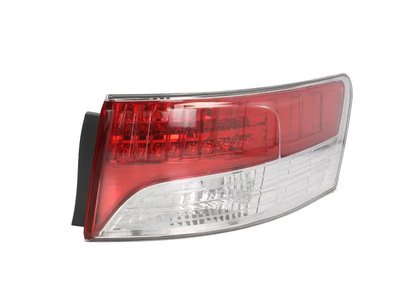 Правый Задний Фонарь Toyota Avensis 2009-2011 Седан 8155105250
