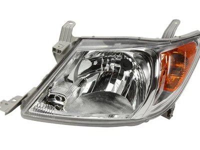 Ліва Фара Toyota Hilux 2005-2015 811700K090