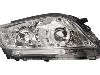 Права фара Toyota Rav4 2010-2012 Галоген 8113042500