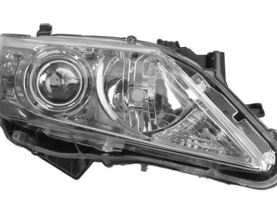 Правая фара  Toyota Camry 50 Евро 2011-2014 Галоген 8113006A000