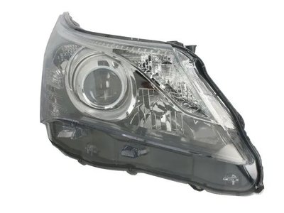 Правая фара  Toyota Avensis 2011-2015 Галоген Led Рестайлинг  8113005351