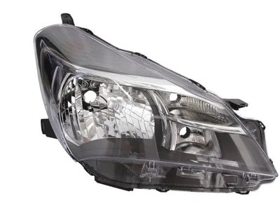 Правая фара  Toyota Yaris 2014-2017 Галоген 811300DA10