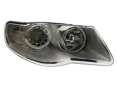 Правая фара  Volkswagen Touareg 2007-2009 Галоген 7L6941040