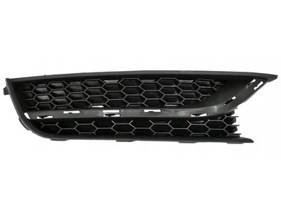 Решетка в бампер правая Volkswagen Passat B7 USA 2010-2014, 561853666C9B9