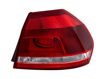 Правый Фонарь  Volkswagen Passat Usa B7 2011-2015 561945096H