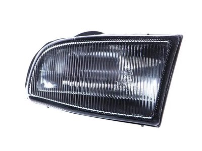 Левая Противотуманка   Toyota Avensis T22 1997-2000 8122105040