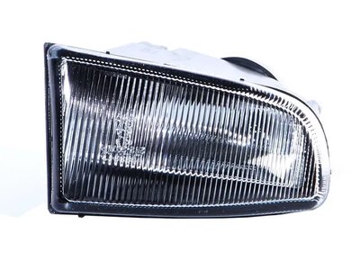 Правая  Противотуманка   Toyota Avensis T22 1997-2000 8121105040
