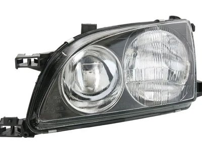 Левая фара Toyota Avensis 1997-2000 8117005140