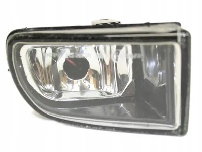 Правая  Противотуманка Toyota Avensis T22 2000-2002 8121105050