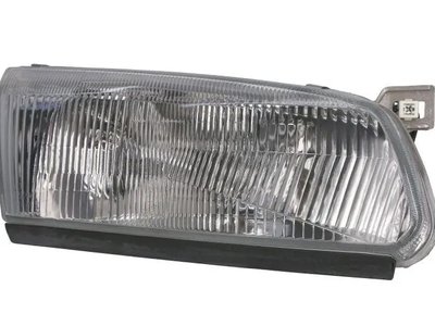 Правая фара  Toyota Camry 20 1997-1999 Механическая 8111033210