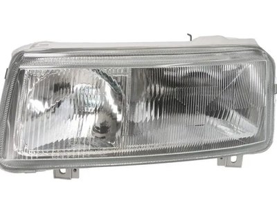 Левая Фара  Volkswagen Passat B4 1994-1996  3A0941017