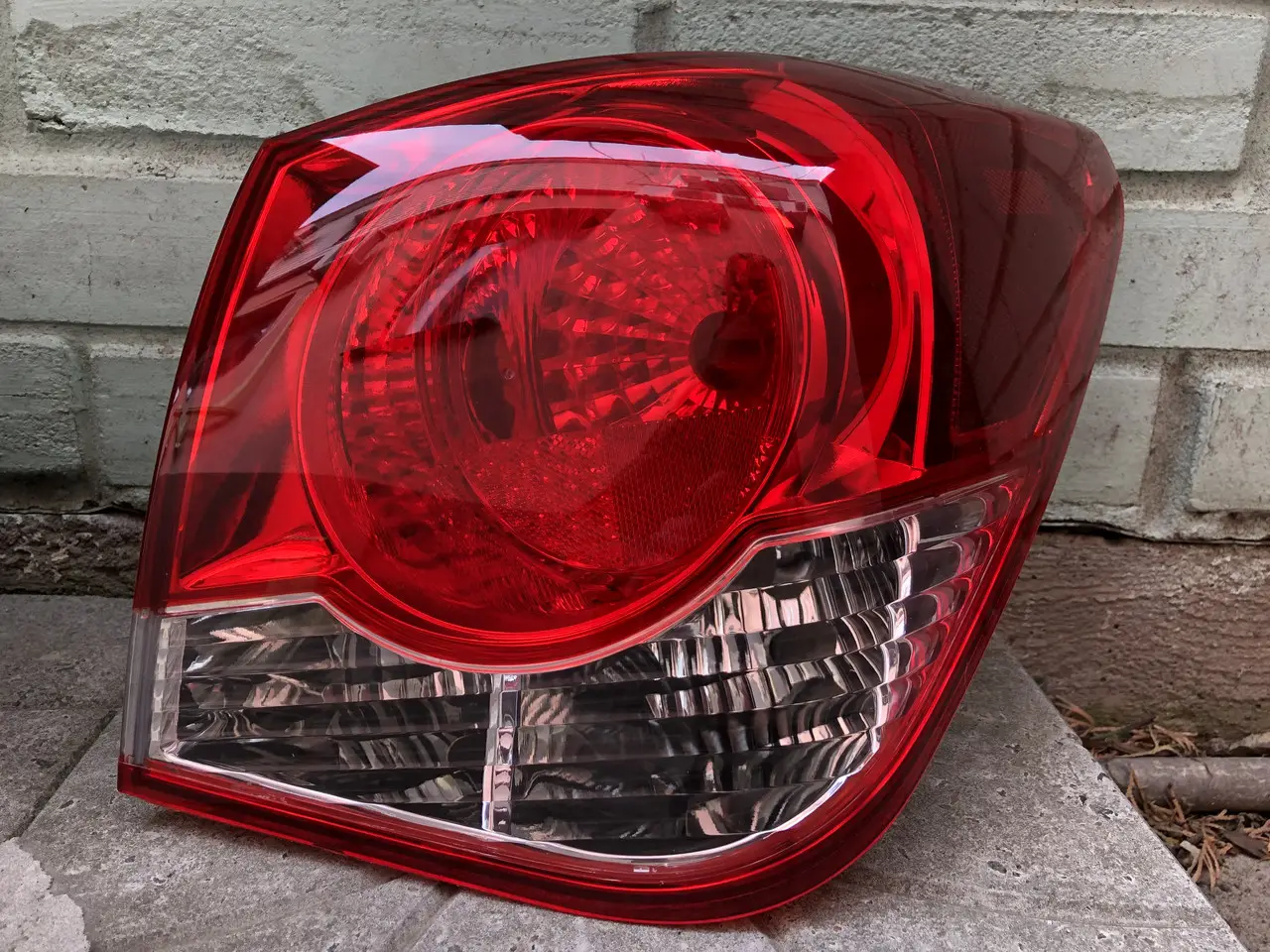Задний Фонарь Правый Наружний Chevrolet Cruze 2009-2012 Седан 95039731 — фото 1