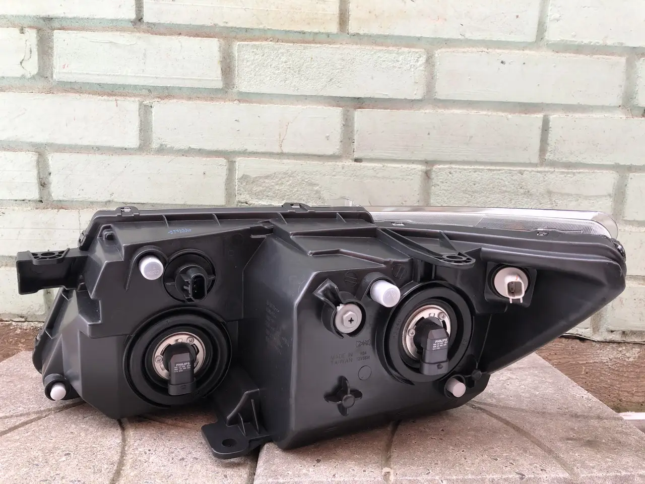 Фара Правая Dodge Journey 2008-2019 Черная 68200084Ab — фото 2