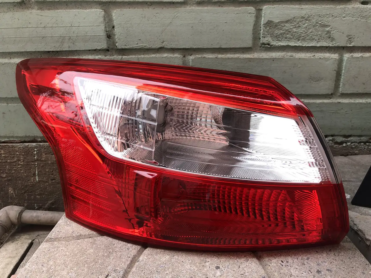 Задній Ліхтар Лівий Ford Focus 3 2011-2014 Седан 1727665 — фото 1