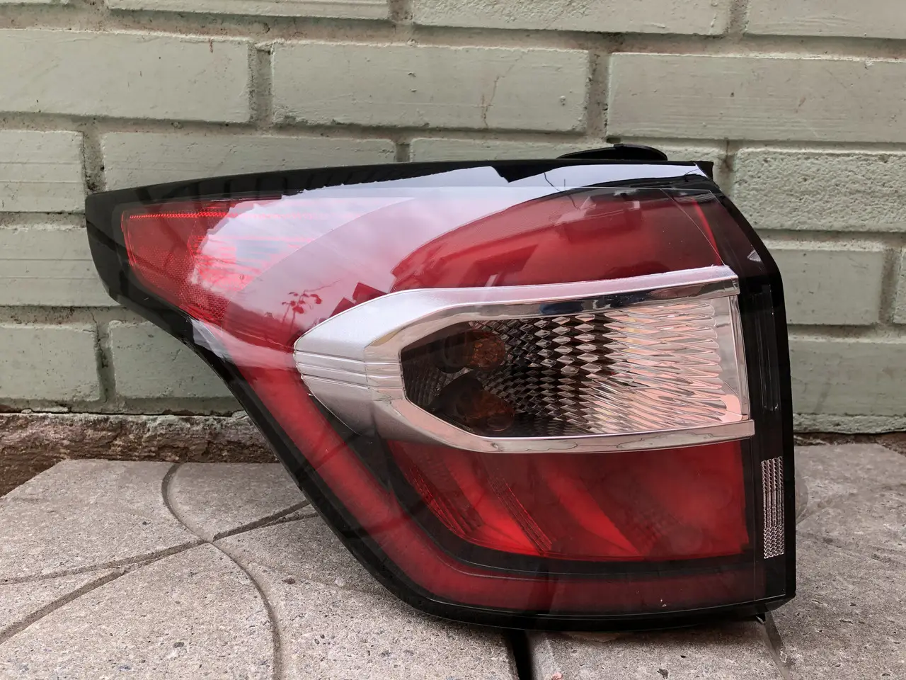 Задній Ліхтар Лівий Ford Escape Kuga 2016-2020 Світло Червоний Fo2804116C — фото 1