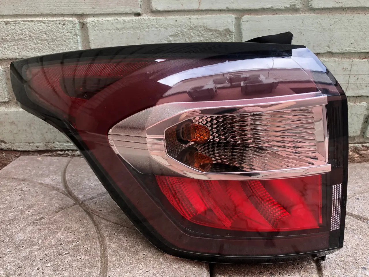 Задний Фонарь Левый Ford Escape Kuga 2016-2020 Led Темно Красный Gj5Z-13405-D — фото 1