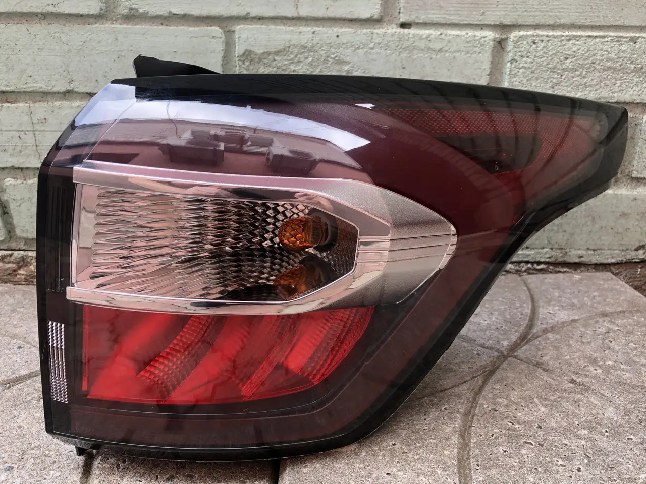 Задний Фонарь Правый Ford Escape Kuga 2016-2020 Led Темно-Красный Gj5Z-13404-D — фото 1
