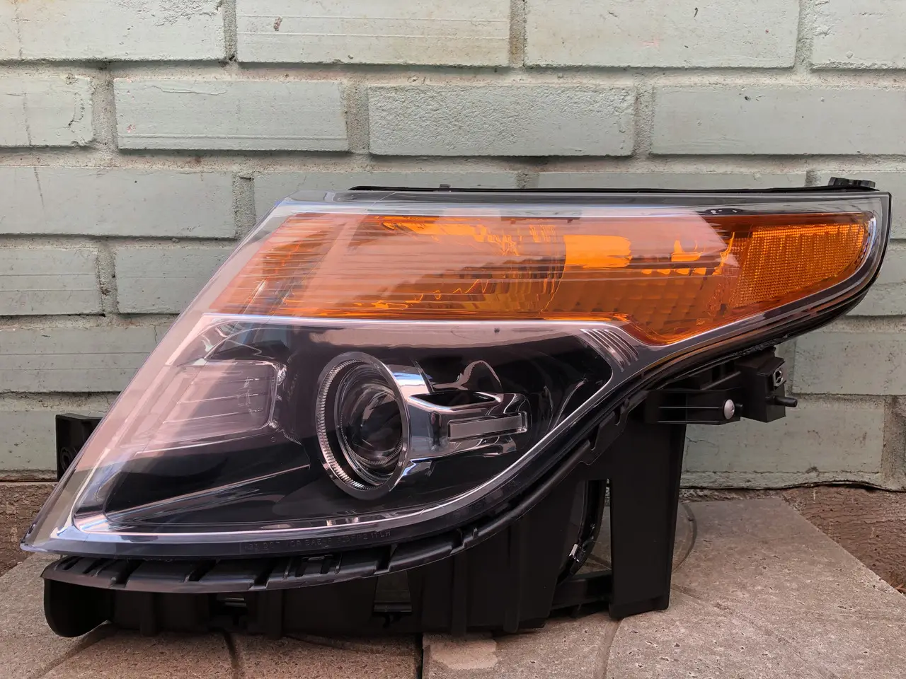 Фара Ліва Ford Explorer 2011-2015 Base Xlt Limited — фото 1