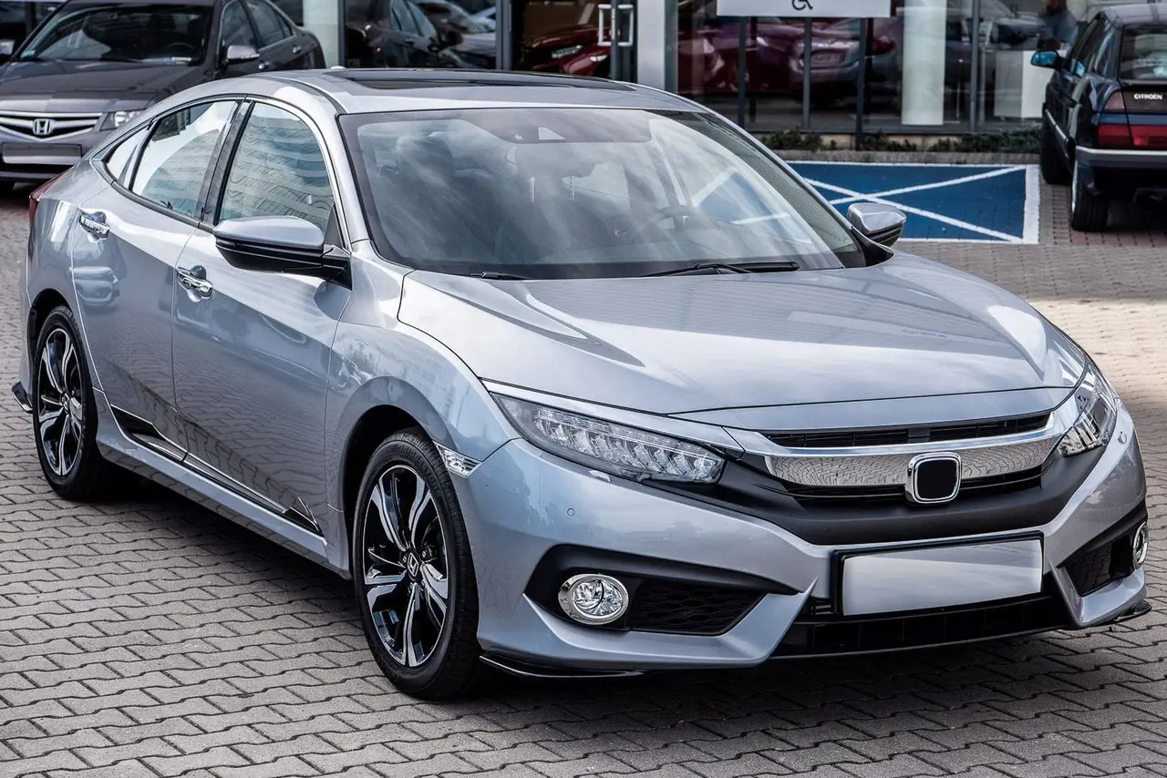 Решітка радіатора Honda Civic 10 2016-2018, 71121TBAA01 — фото 2