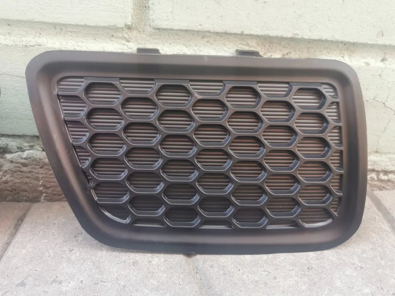 Решетка Бампера Левая Jeep Grand Cherokee 2013-2016 Чорна 68143099AC — фото 1