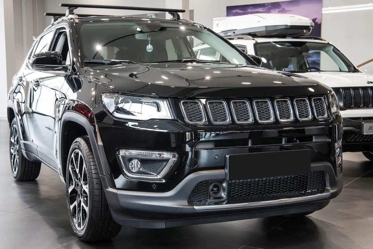 Решетка радиатора Jeep Compass 2016- 6BA20TZZAB — фото 1