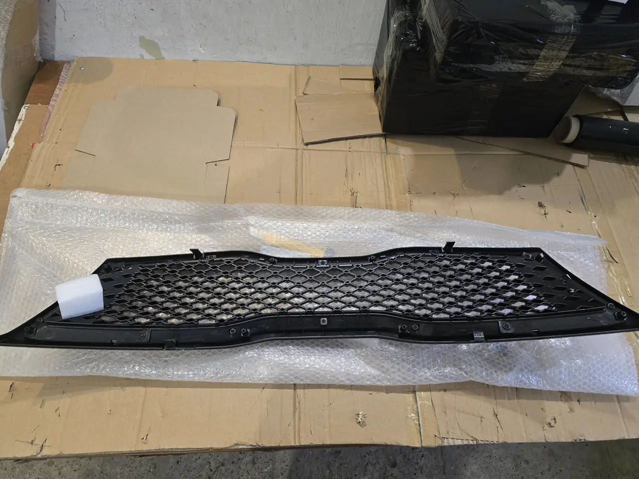 Решітка радіатора Kia Optima 2013-2016 863502T500 — фото 3