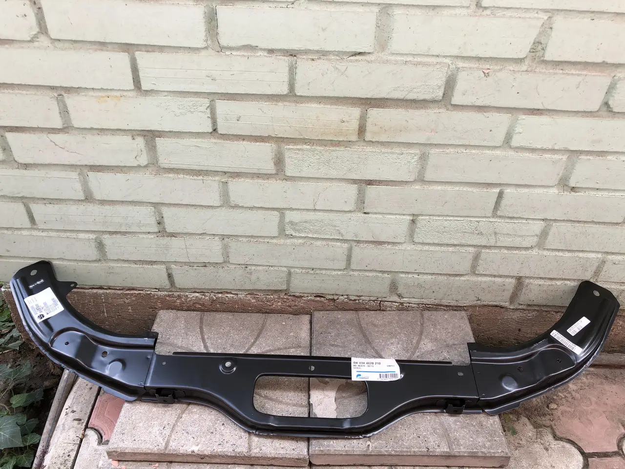 Накладка Передньої Панелі Верхня Mazda 3 2013-2018 B45A53150A — фото 1