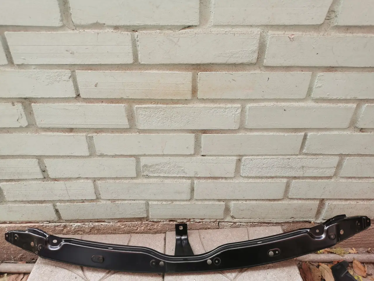 Підсилювач Переднього Бампера Mitsubishi Outlander Xl 2010-2012 Центральна частина 6400C444 — фото 2