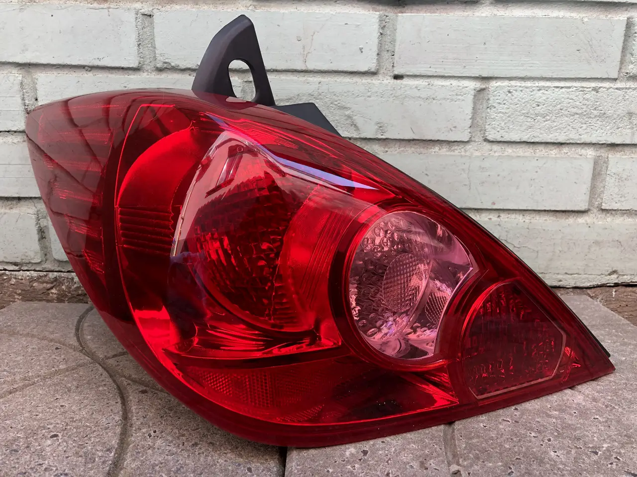 Задний Фонарь Левый Nissan Tiida 2005-2012 Европа Хетчбек 26555El00A — фото 1