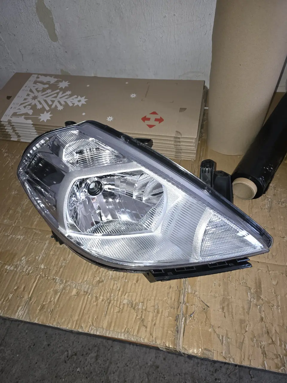 Фара Правая Nissan Tiida 2005-2012 Европа 26010Em00A — фото 1