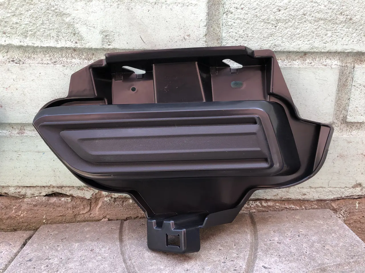 Решетка Бампера Левая Nissan Versa Note 2017-2019 Бе 622579ME0J — фото 1