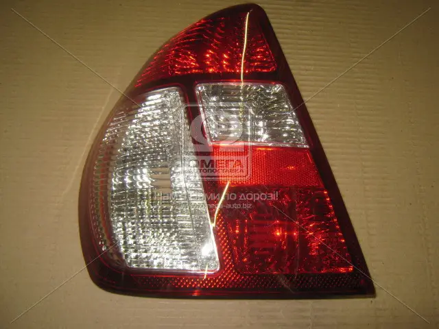 Задній Ліхтар Лівий Renault Symbol 2002-2008 Червоно-Білий 8200403981 — фото 1